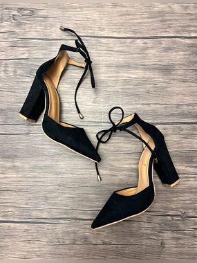 Hengsong Strappy Suede Heels NWOT